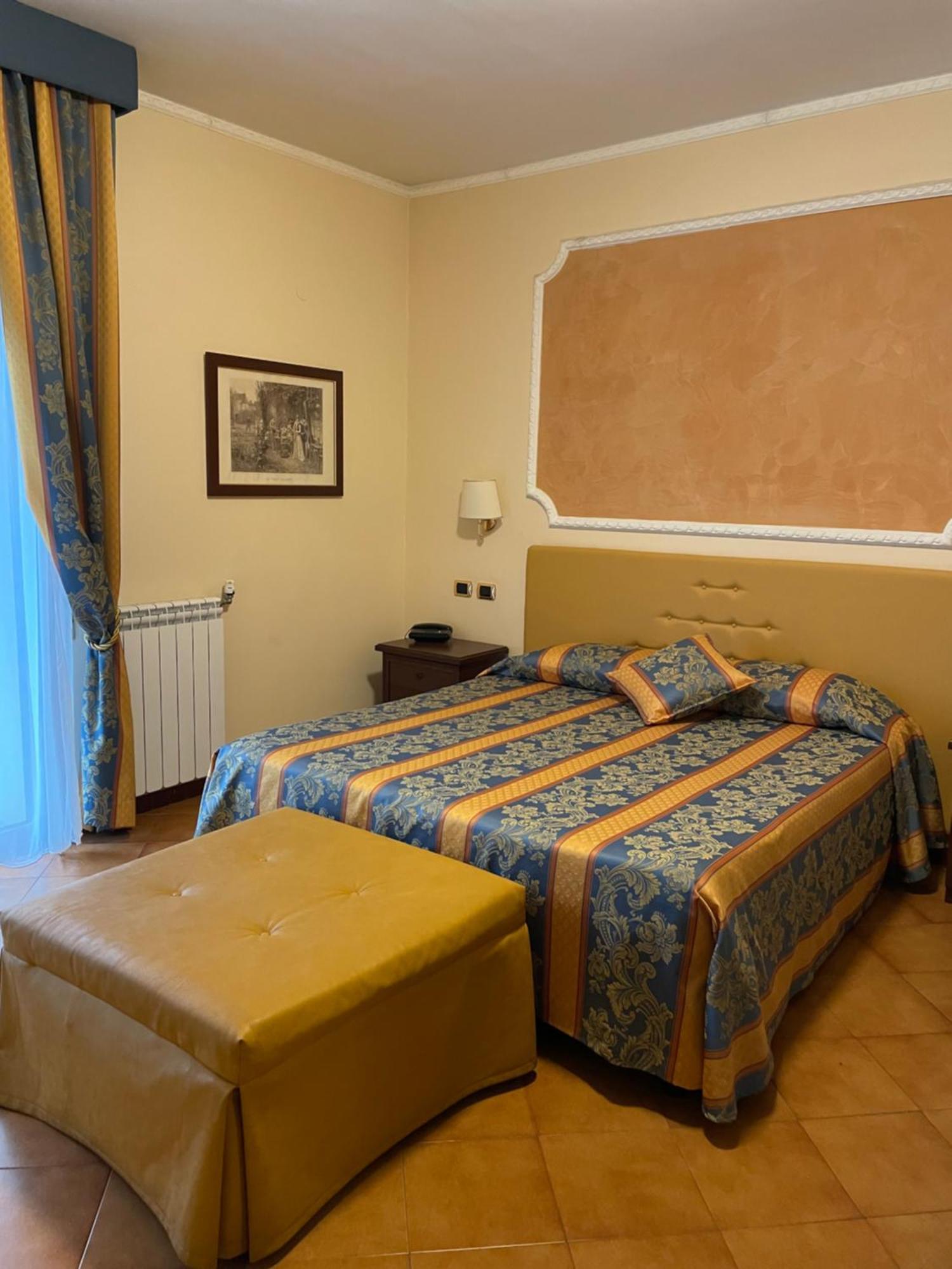 Hotel Mondial Рапалло Номер фото
