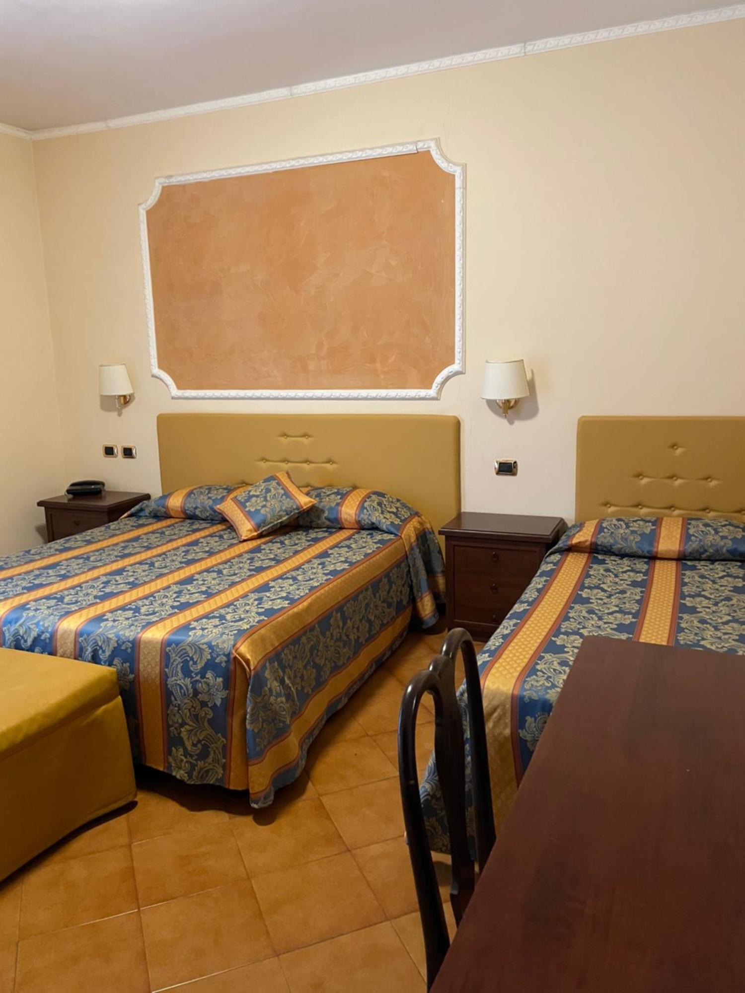 Hotel Mondial Рапалло Номер фото