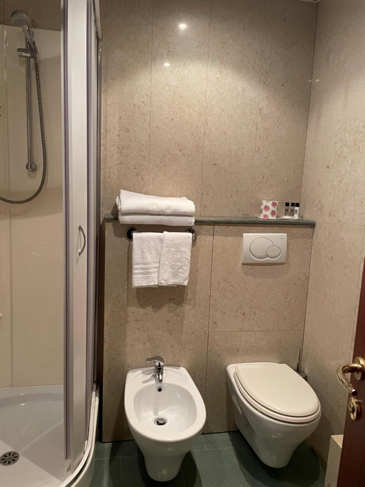 Hotel Mondial Рапалло Номер фото