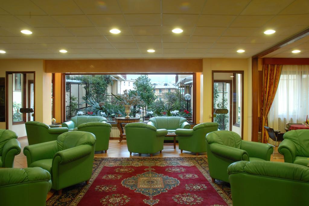 Hotel Mondial Рапалло Экстерьер фото